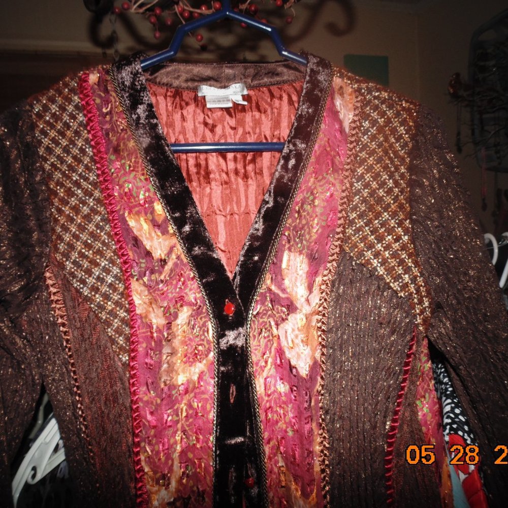 NWOT, Vintage Alberto Makali L Blouse